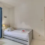 Les Cypres Garavan Apartmán *