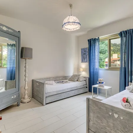 Les Cypres Garavan *