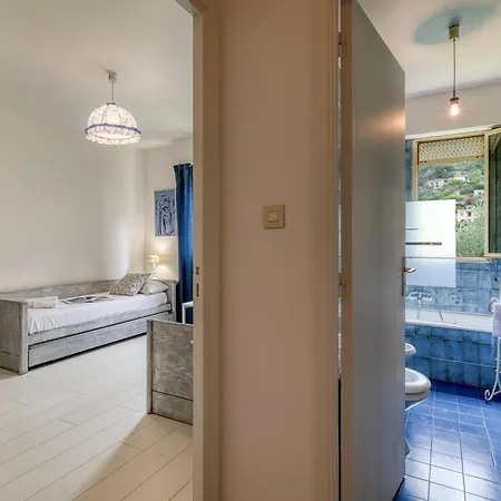 Apartment Les Cypres Garavan For 7 Menton
