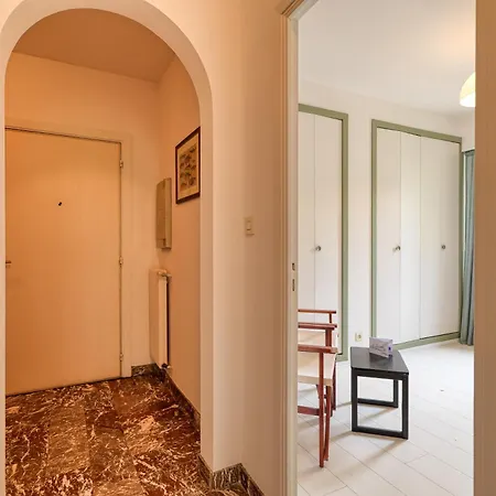 Les Cypres Garavan *