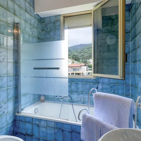 Apartment Les Cypres Garavan For 7 Menton