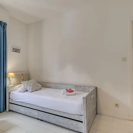 Les Cypres Garavan For 7 Apartment *