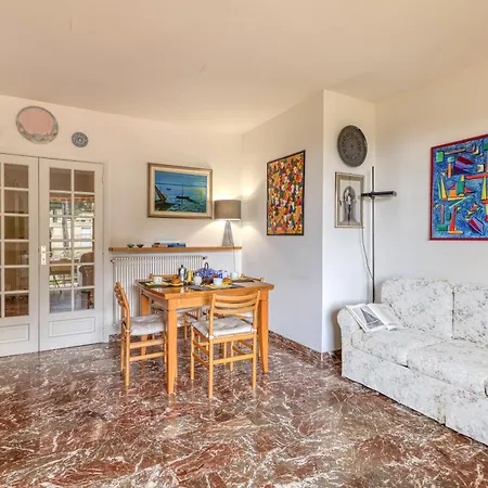 Les Cypres Garavan For 7 * Menton