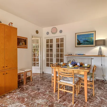 Apartment Les Cypres Garavan For 7 Menton