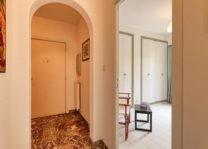 Les Cypres Garavan *