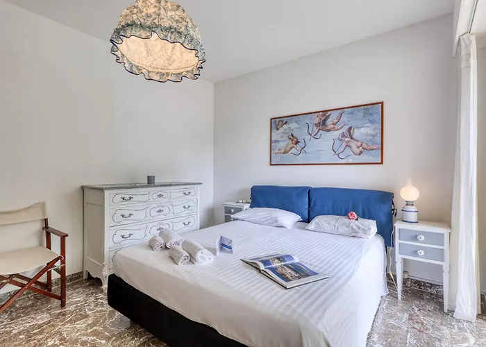 Les Cypres Garavan Menton