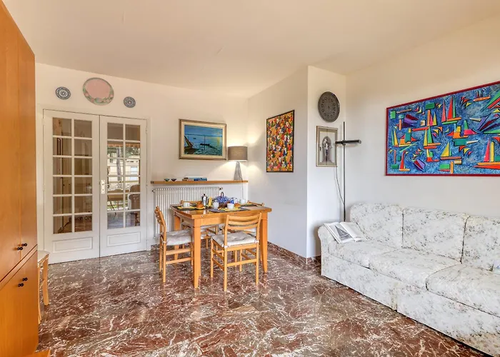 Les Cypres Garavan * Menton