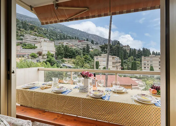 Les Cypres Garavan *