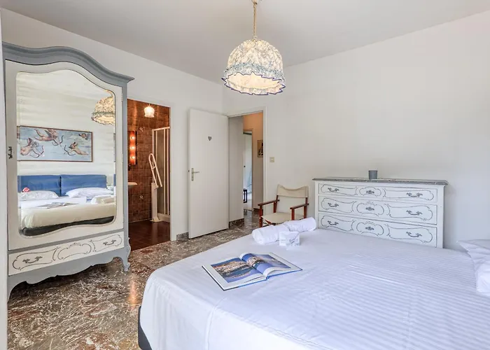 Les Cypres Garavan Apartmán