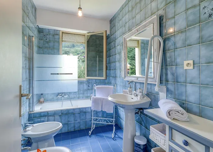 Les Cypres Garavan *