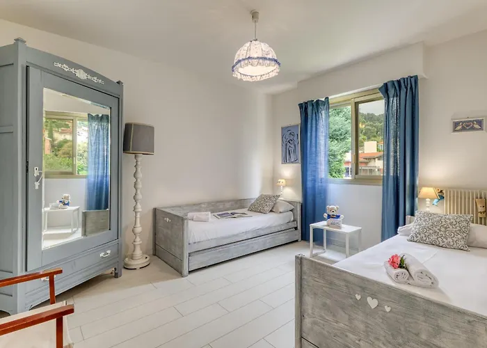 Les Cypres Garavan *