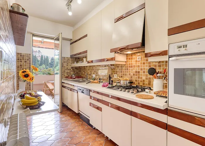 Les Cypres Garavan * מנטון